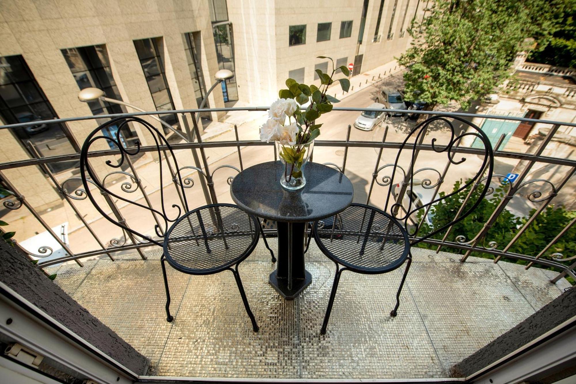 Centrally Located 2Br Apartment With Balcony & Unique Design Bucarest Extérieur photo